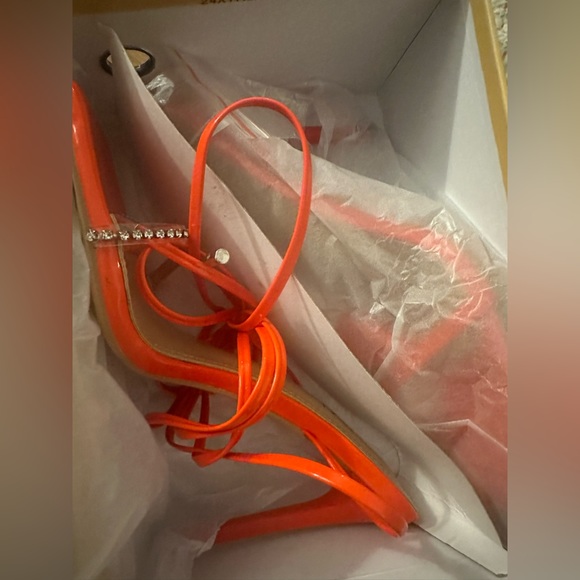 Simmi heels size 8US size 6UK - Picture 3 of 4